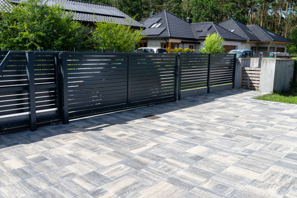 Best Professional Driveway Pavers  in Laurium, MI